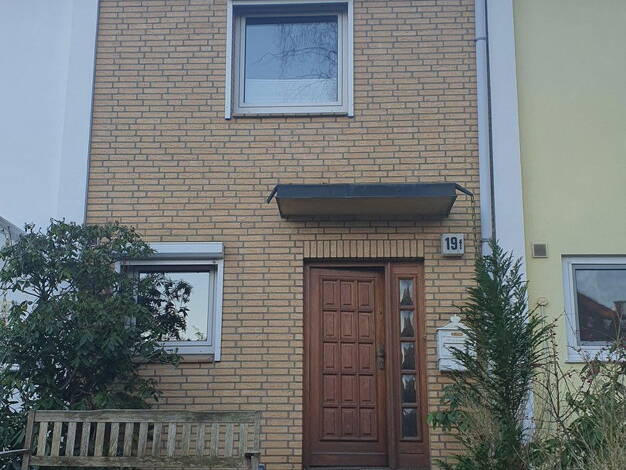 Reihenmittelhaus zum Kauf provisionsfrei 408.000 € 4 Zimmer 76 m² 136 m² Grundstück Hamburg 22589