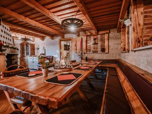 Haus zum Kauf 465.000 € 5 Zimmer 221 m² Fuzine Fužine