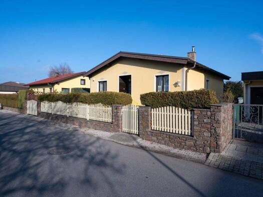 Haus zum Kauf 340.000 € 3 Zimmer 82,7 m² 541 m² Grundstück Theresienfeld 2604