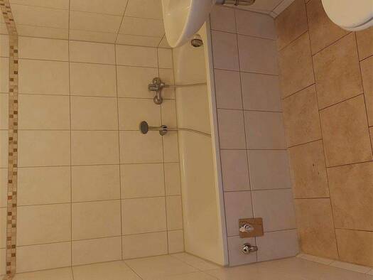 Wohnung zur Miete 340 € 3 Zimmer 61,8 m² 4. Geschoss frei ab 01.02.2026 M.-Gorki-Ring 30 Neustrelitz 17235