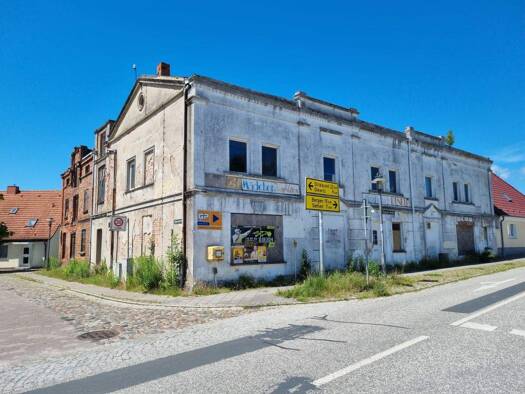 Haus zum Kauf 80.000 € 18 Zimmer 989 m² Grundstück Garz Garz/Rügen 18574