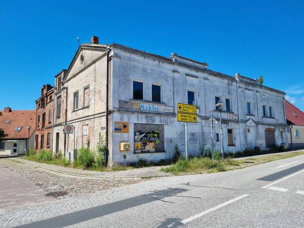 Haus zum Kauf 80.000 € 18 Zimmer 989 m² Grundstück Garz Garz/Rügen 18574