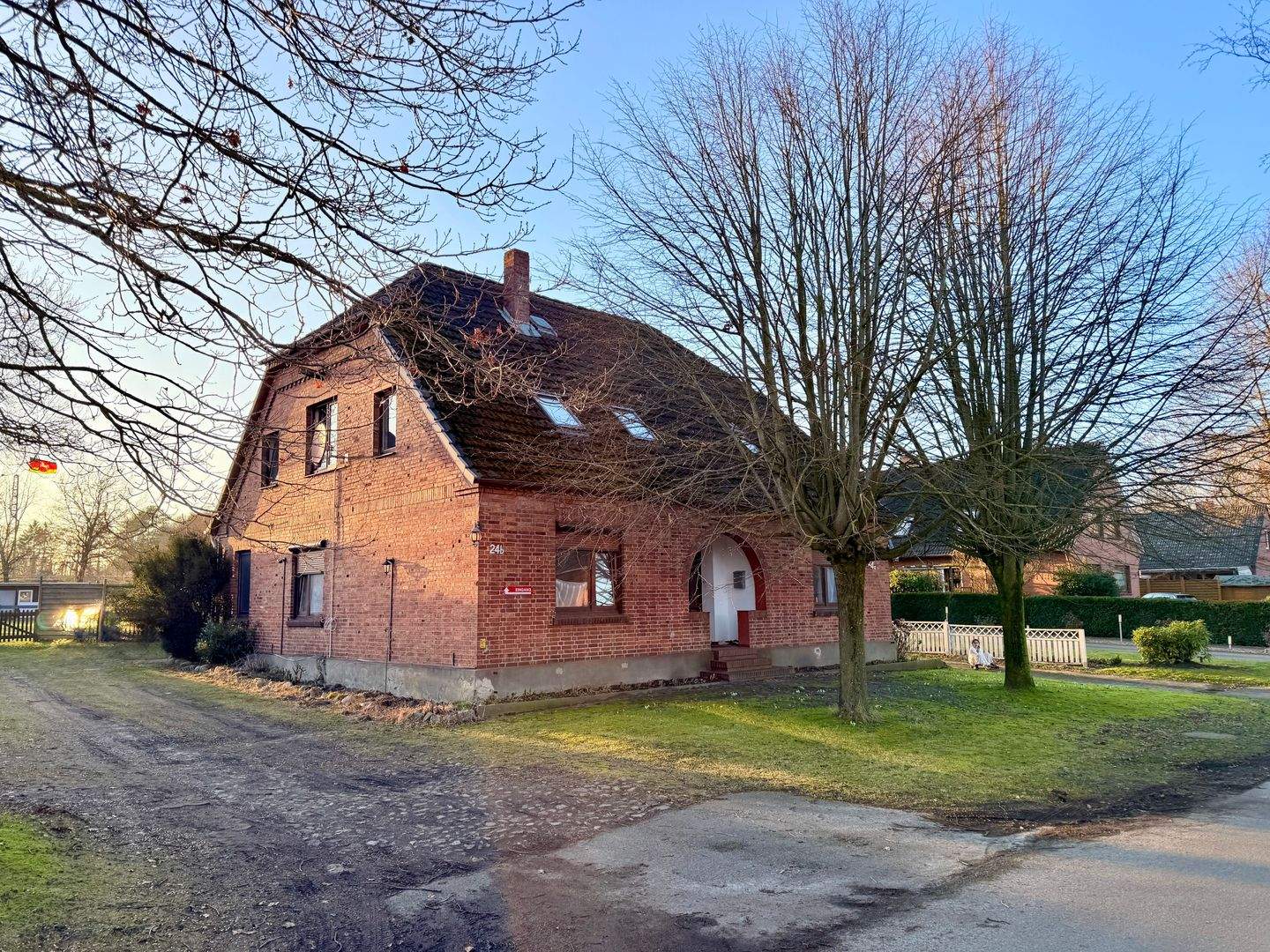 Immobilie in Zeven - Gut vermietetes 3-Familienhaus zu verkaufen - Bild 1