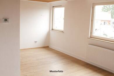 Wohnung zum Kauf 12.000 € 3 Zimmer 83 m² Weißwasser 02943
