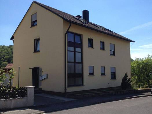 Mehrfamilienhaus zum Kauf provisionsfrei als Kapitalanlage geeignet 595.000 € 8,5 Zimmer 230 m² 470 m² Grundstück Ebelsbach Ebelsbach 97500