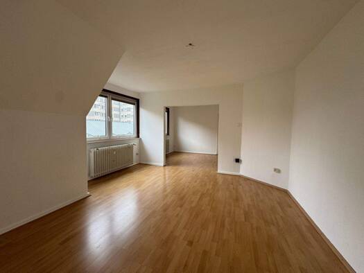 Wohnung zur Miete 560 € 2 Zimmer 73,5 m² 2. Geschoss frei ab sofort Wiener Straße 8 Mitte Bremerhaven 27568