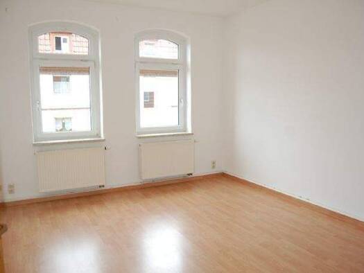 Wohnung zur Miete 480 € 3 Zimmer 74,2 m² 2. Geschoss frei ab 01.03.2026 Saalfeld Saalfeld/Saale 07318