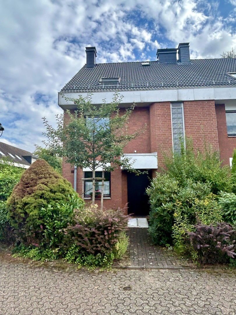 Reihenendhaus zum Kauf provisionsfrei 850.000 € 6 Zimmer 181 m²<br/>Wohnfläche 299 m²<br/>Grundstück ab sofort<br/>Verfügbarkeit Urdenbach Düsseldorf 40593