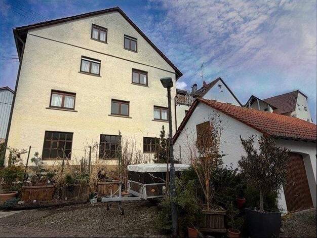 Doppelhaushälfte zum Kauf 249.000 € 7 Zimmer 162 m² 318 m² Grundstück Erbstetten Burgstetten 71576