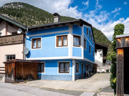 Immobilie in Lofer - Mehrfamilienhaus zum Kauf - Lofer - 495.000 € - 10 Zimmer, 192,5 m², 198 m² Grundstück - Bild 2