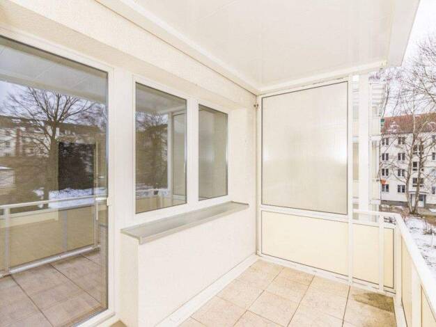 Wohnung zur Miete 351 € 3 Zimmer 60 m² 2. Geschoss frei ab 01.04.2026 Bernsdorfer Str. 32 Bernsdorf Chemnitz 09126