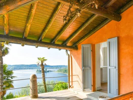 Haus zum Kauf 2.650.000 € 525 m² 16.000 m² Grundstück Biandronno 21024