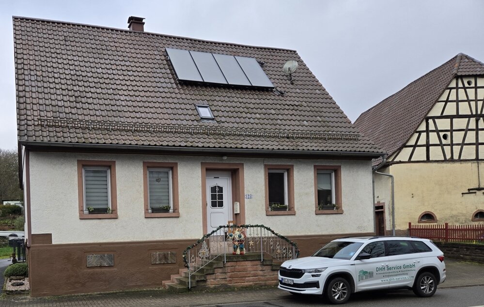 Einfamilienhaus zum Kauf 369.000 € 7 Zimmer 170 m²<br/>Wohnfläche 837 m²<br/>Grundstück Unterschwarzach Schwarzach 74869