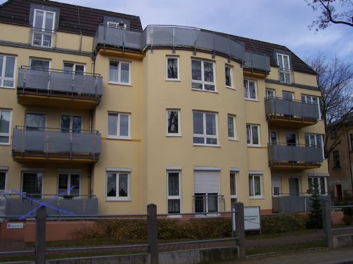 Terrassenwohnung zur Miete 398,73 € 2 Zimmer 48 m²<br/>Wohnfläche EG<br/>Geschoss Bergblick 2a Radebeul 01445