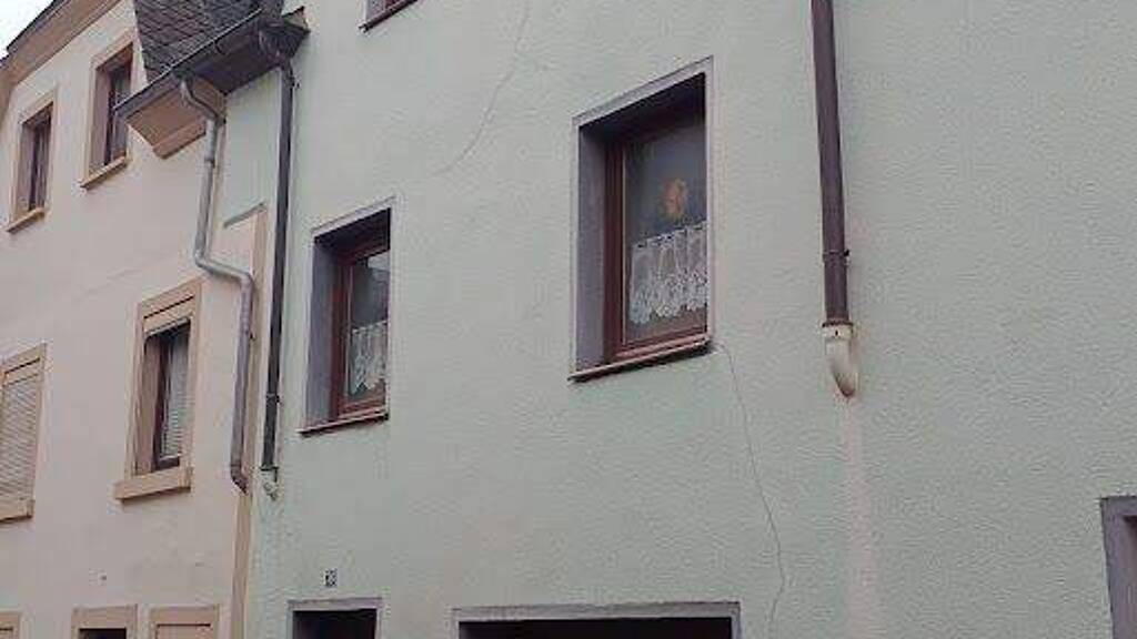 Reihenmittelhaus zum Kauf 32.500 € 8 Zimmer 147 m² 102 m² Grundstück frei ab sofort Römerstr. 36 Neumagen Neumagen-Dhron 54347