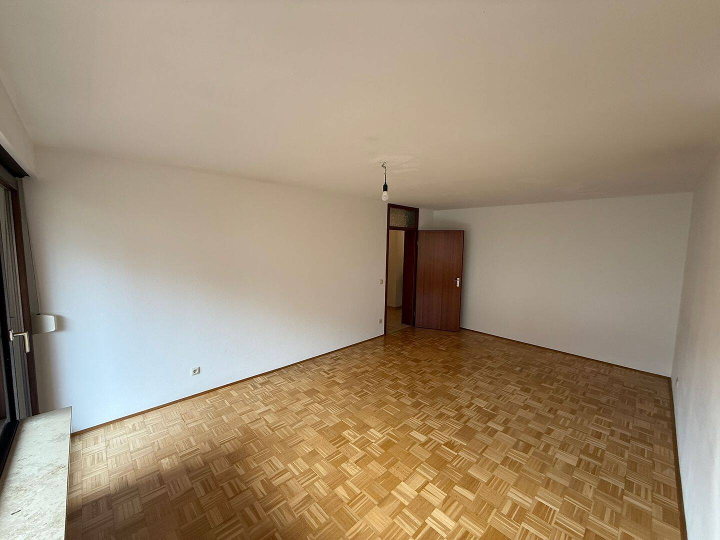 Diese gemütliche 2-Zimmer-Wohnung mit Einbauküche. "Zentrale Lage" – Nürnberg – Vorschaubild 10
