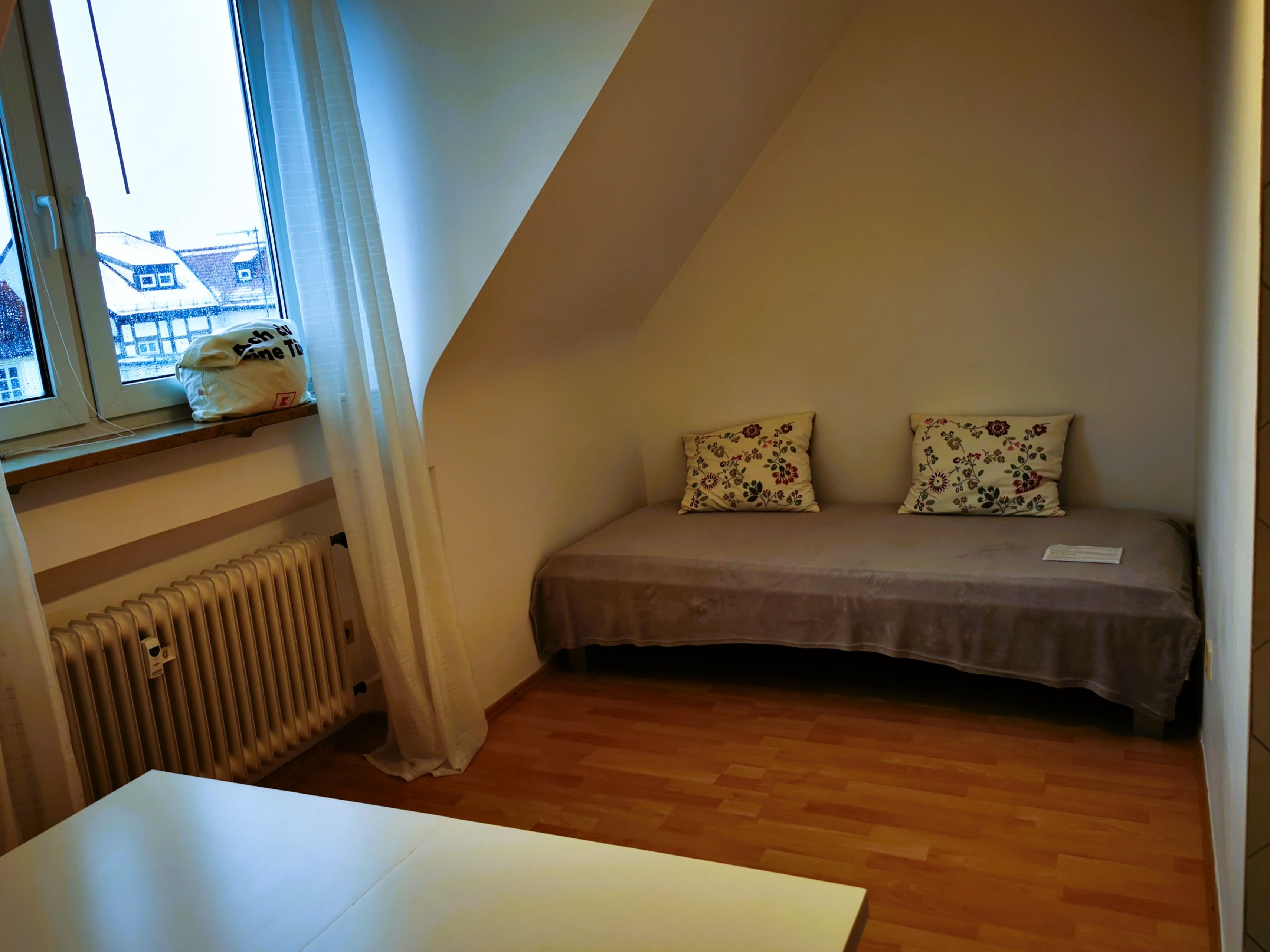 Studio zur Miete 390 € 1 Zimmer 20 m²<br/>Wohnfläche 3.<br/>Geschoss ab sofort<br/>Verfügbarkeit Markgrafenstadt Erlangen 91054