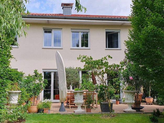 Villa zum Kauf 6 Zimmer 239 m² 1.600 m² Grundstück Riedlingen 88499