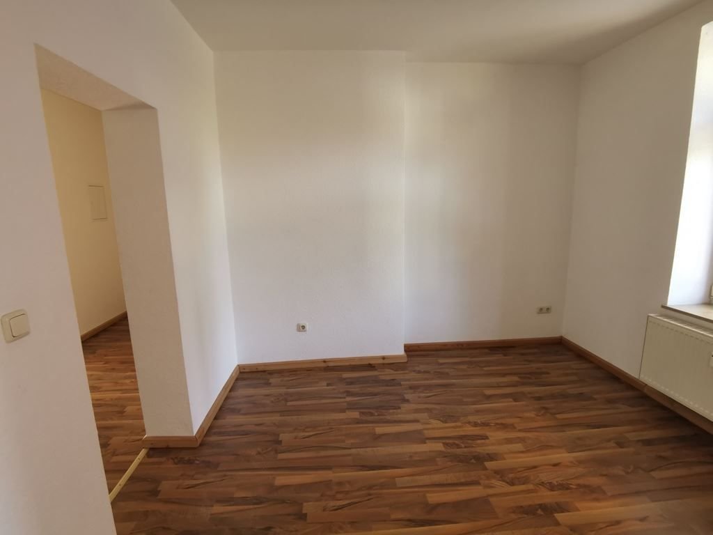 Wohnung zur Miete 300 € 2,5 Zimmer 64,2 m²<br/>Wohnfläche EG<br/>Geschoss ab sofort<br/>Verfügbarkeit Pleißaer Straße 5 Limbach-Oberfrohna Limbach-Oberfrohna 09212