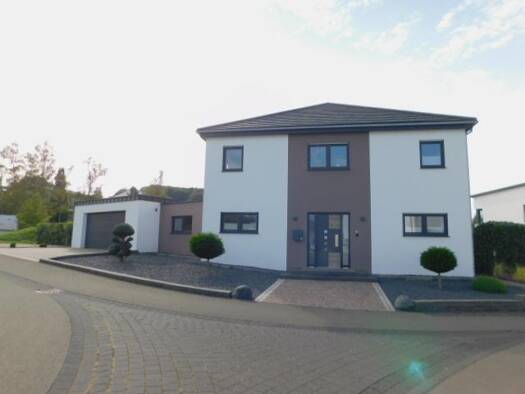 Einfamilienhaus zur Miete 2.100 € 5 Zimmer 168 m² 400 m² Grundstück Ürzig 54539