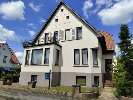 Villa zum Kauf 357.000 € 7 Zimmer 390,4 m² 583 m² Grundstück Varel 26316