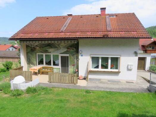 Einfamilienhaus zum Kauf 198.000 € 8 Zimmer 179 m² 575 m² Grundstück Perlhütte Waldmünchen 93449