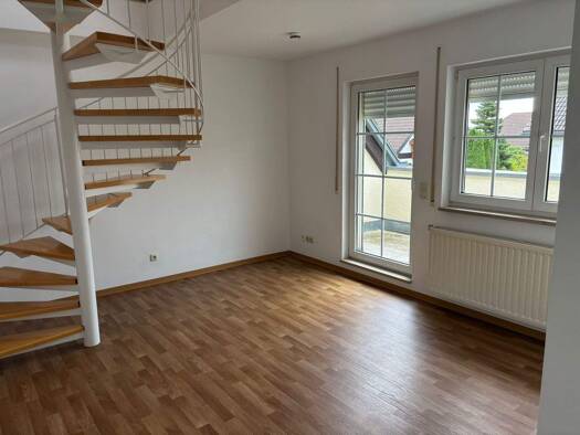 Wohnung zur Miete 480 € 2 Zimmer 76,2 m² frei ab sofort Gustav-Schmidt-Weg 3 Neundorf Plauen 08527