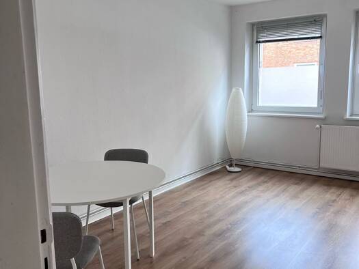 Wohnung zur Miete 518 € 1 Zimmer 42 m² frei ab sofort Gaarden-Ost Kiel 24143