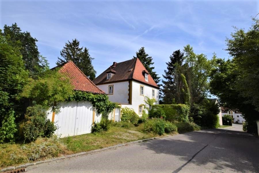 Einfamilienhaus zum Kauf 680.000 € 11 Zimmer 283,5 m²<br/>Wohnfläche 1.644 m²<br/>Grundstück Neumarkt-Sankt Veit Neumarkt-Sankt Veit 84494