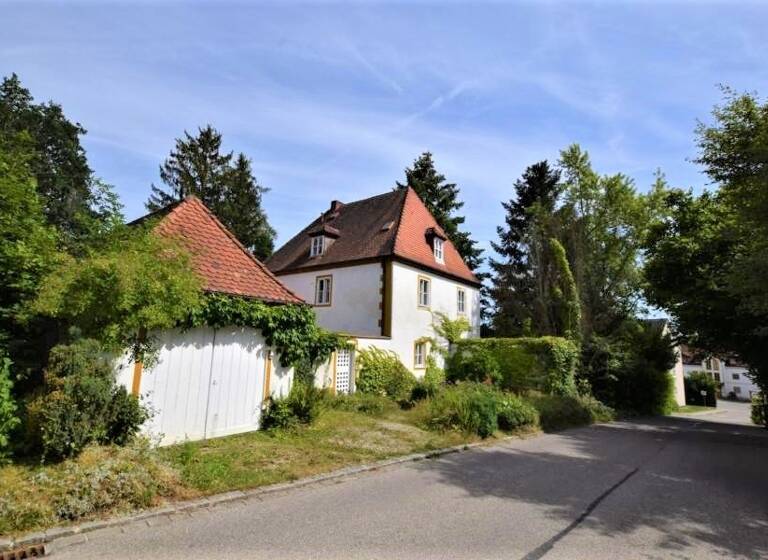 Einfamilienhaus zum Kauf 680.000 € 11 Zimmer 283,5 m²<br/>Wohnfläche 1.644 m²<br/>Grundstück Neumarkt-Sankt Veit Neumarkt-Sankt Veit 84494