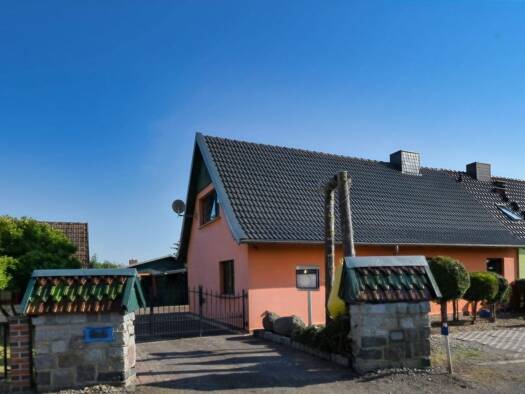 Mehrfamilienhaus zum Kauf provisionsfrei 225.000 € 5 Zimmer 115 m² 1.576 m² Grundstück Abtshagen Wittenhagen 18510