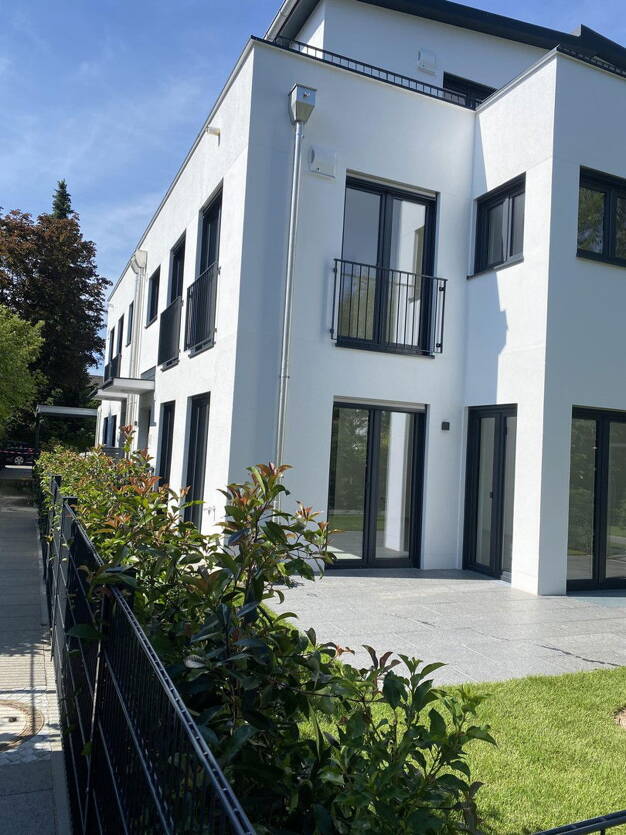 Reihenendhaus zur Miete 3.650 € 5 Zimmer 150 m² 250 m² Grundstück frei ab 15.08.2025 Obermenzing München 81245