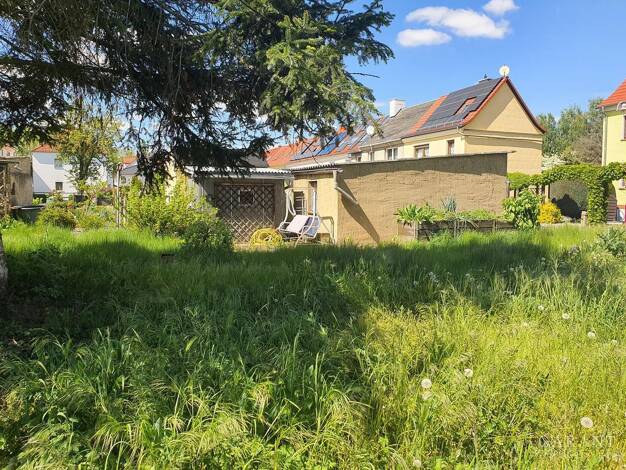 Grundstück zum Kauf 85.000 € 550 m² Grundstück frei ab sofort Borna 04552