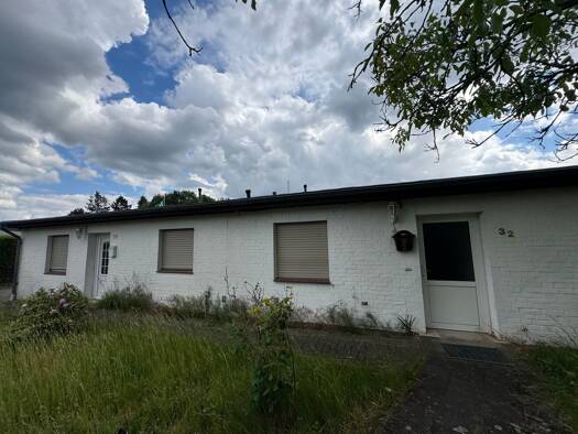 Doppelhaushälfte zum Kauf 229.000 € 9 Zimmer 166,8 m² 1.052 m² Grundstück frei ab sofort Dörverden Dörverden 27313
