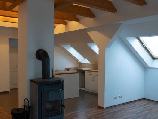 Wohnung zur Miete 875 € 3 Zimmer 97 m² Geschoss 3/4 frei ab sofort Ostviertel Gera 07546