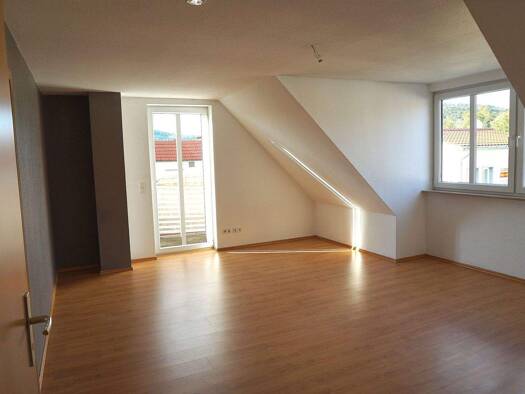 Wohnung zur Miete 920 € 4 Zimmer 96 m² 2. Geschoss frei ab 01.06.2026 Weimarische Straße 17 a Bad Berka 99438
