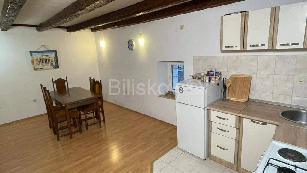 Wohnung zur Miete 1.000 € 6 Zimmer 120 m² Grad - Meje