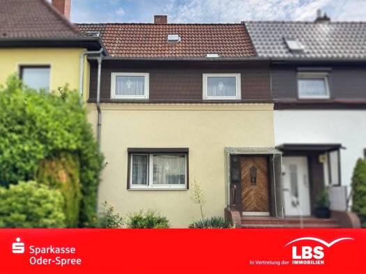 Reihenmittelhaus zum Kauf 140.000 € 4 Zimmer 91,3 m² 252 m² Grundstück Fürstenwalde 15517