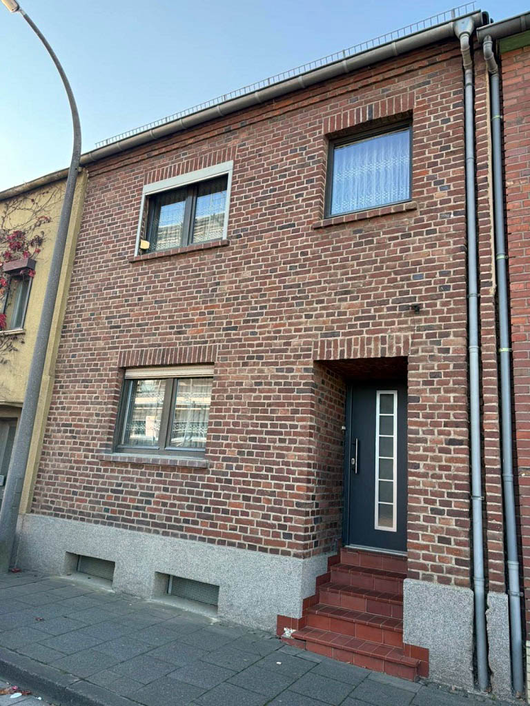 Reihenmittelhaus zum Kauf 360.000 € 4 Zimmer 95 m²<br/>Wohnfläche 220 m²<br/>Grundstück Euskirchen Euskirchen 53879