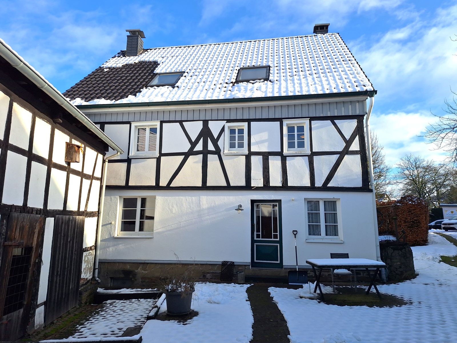 Haus zum Kauf 978.000 € 17 Zimmer 631 m²<br/>Wohnfläche 2.499 m²<br/>Grundstück Neunkirchen Neunkirchen-Seelscheid 53819