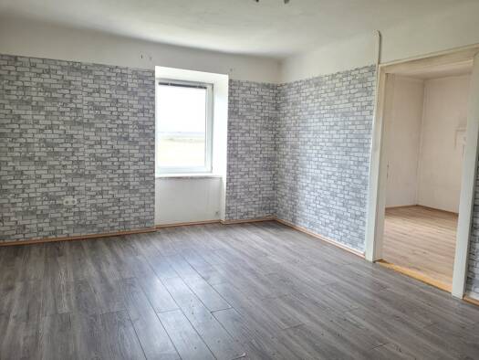 Wohnung zum Kauf 110.000 € 4 Zimmer 69,6 m² Bernsteinstraße 339 Bernhardsthal 2275