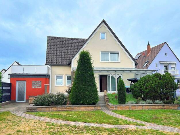 Einfamilienhaus zum Kauf 690.000 € 10 Zimmer 262 m² 655 m² Grundstück frei ab 01.03.2026 Offenbach 76877