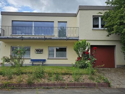 Einfamilienhaus zum Kauf 179.000 € 5 Zimmer 165 m² 681 m² Grundstück Höxter 37671