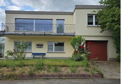 Einfamilienhaus zum Kauf 198.000 € 5 Zimmer 165 m² 681 m² Grundstück Höxter - Kernstadt Höxter 37671