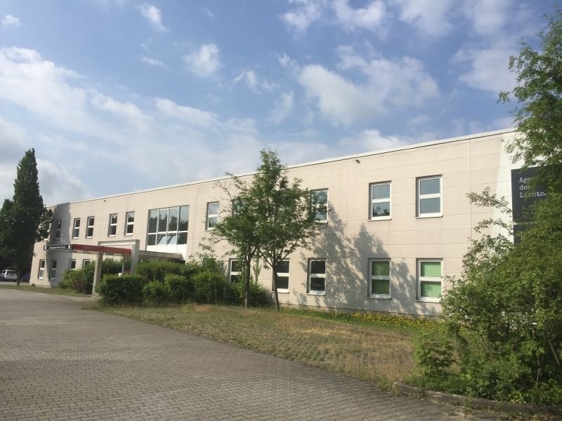 Bürofläche zur Miete provisionsfrei 5 € 896 m²<br/>Bürofläche ab 300 m²<br/>Teilbarkeit Medingen Ottendorf-Okrilla 01458