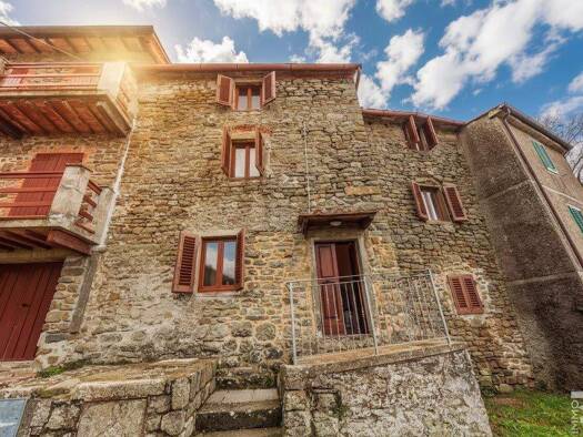 Haus zum Kauf 165.000 € 2 Zimmer 150 m² 600 m² Grundstück Loro Ciuffenna