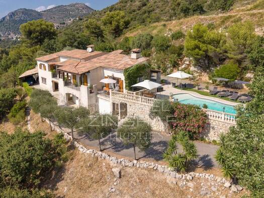 Haus zum Kauf 1.495.000 € 235 m² 4.926 m² Grundstück Aspremont 06790