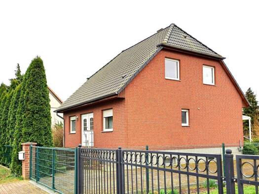 Einfamilienhaus zum Kauf 260.000 € 4 Zimmer 112 m² 514 m² Grundstück frei ab sofort Kirchenweg Kleutsch Dessau-Roßlau 06842