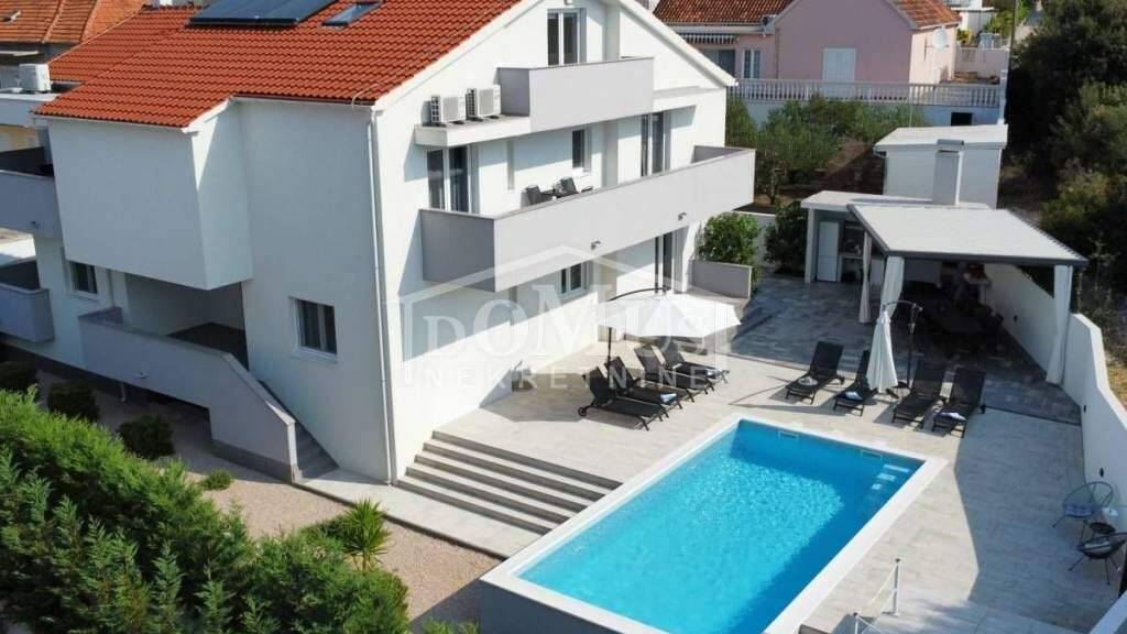 Haus zum Kauf 899.000 € 12 Zimmer 348 m² Brodarica, Sibenik - Okolica Sibenik