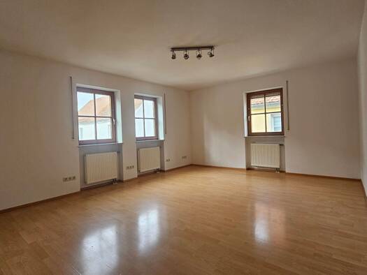 Wohnung zur Miete 645 € 3 Zimmer 88 m² 1. Geschoss frei ab sofort Wassertrüdingen Wassertrüdingen 91717